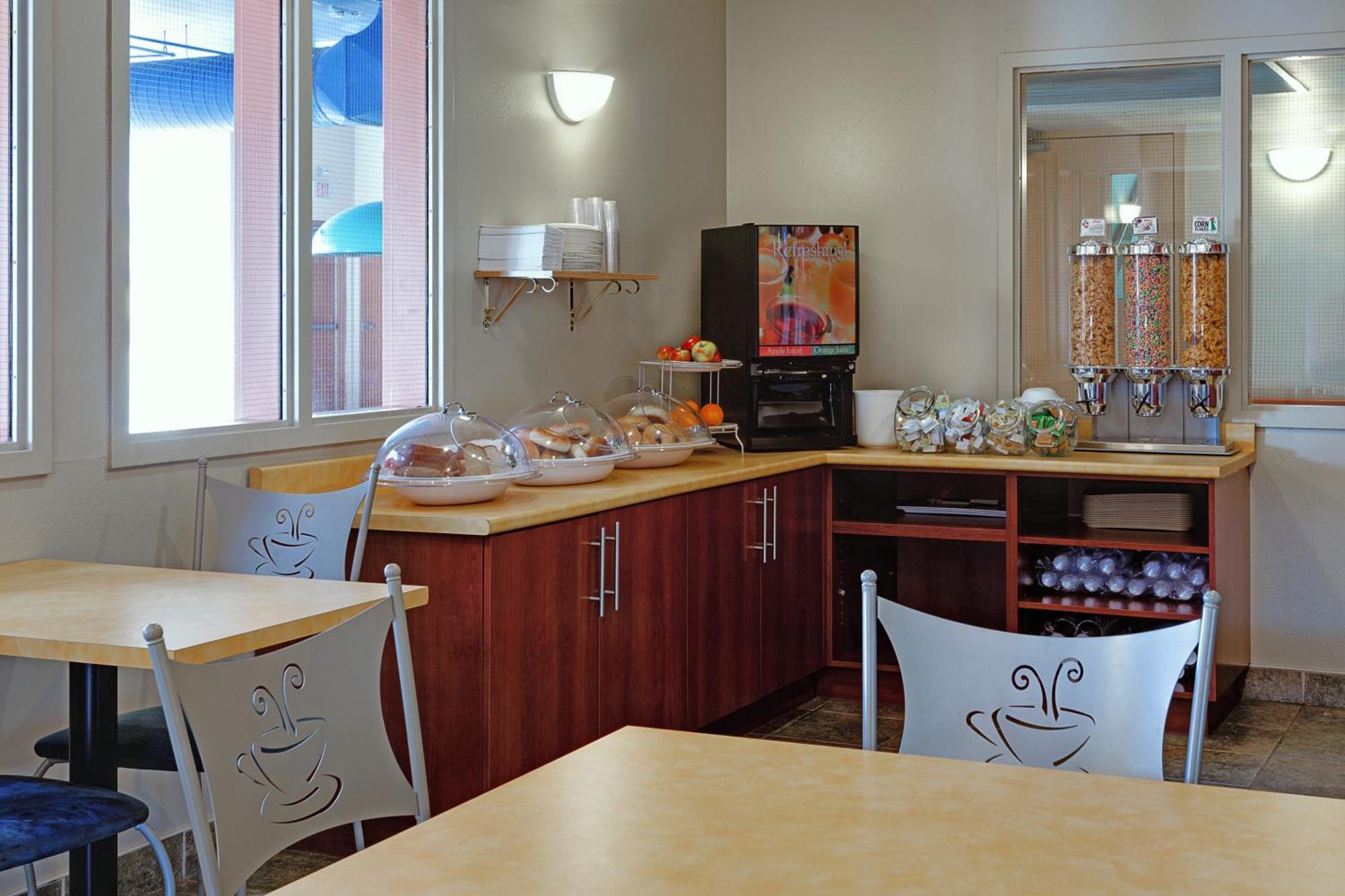 Hotel Super 8 By Wyndham Caraquet Zewnętrze zdjęcie